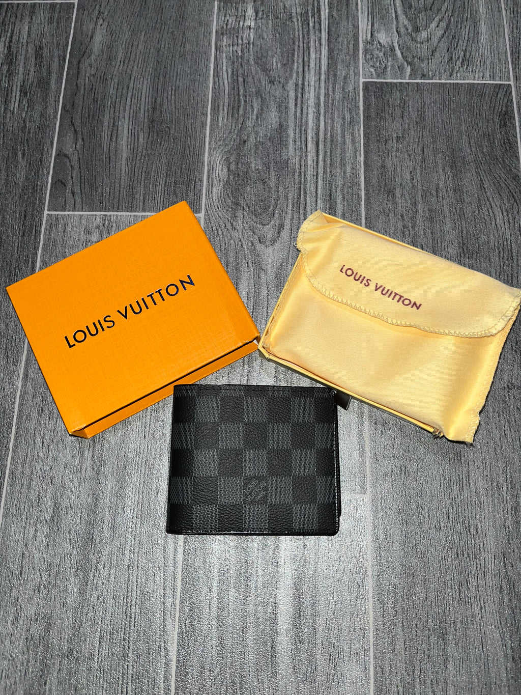 Mens LV Wallet Black Checkered